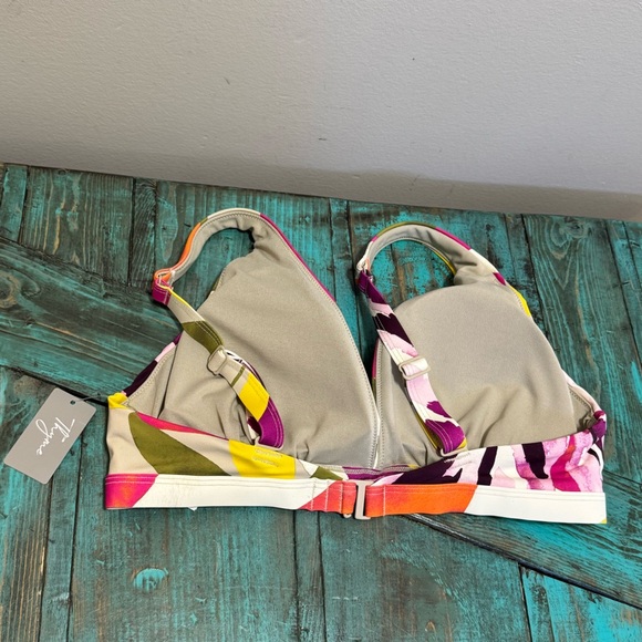 Thyme V-Neck Bikini Top with Adjustable Straps - Thyme Maternity Size Small NWT - Picture 8 of 10